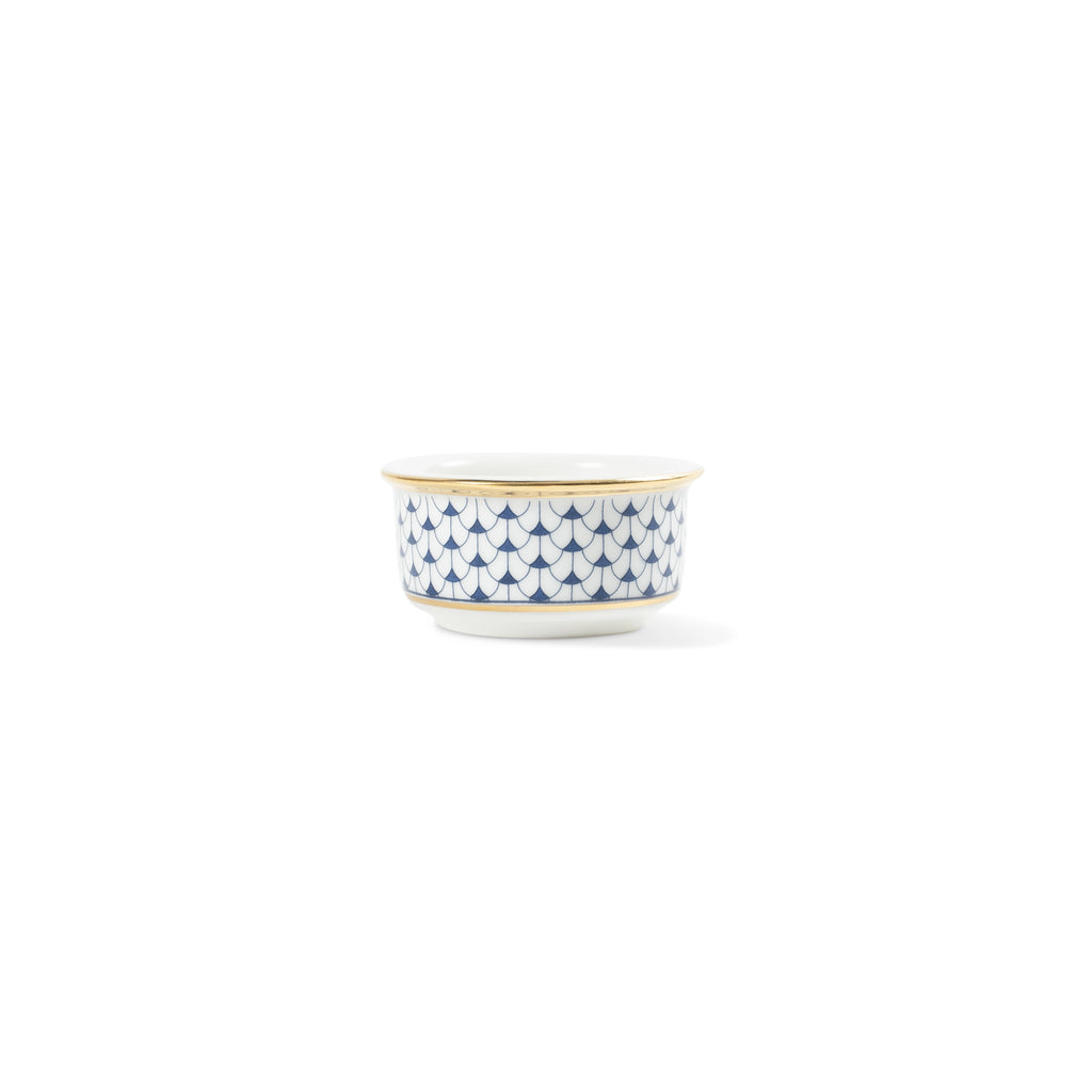 Lohr Astor Allegra Scallop 3-inch salt and pepper spice pot with scallop design, perfect for kitchen or table use.