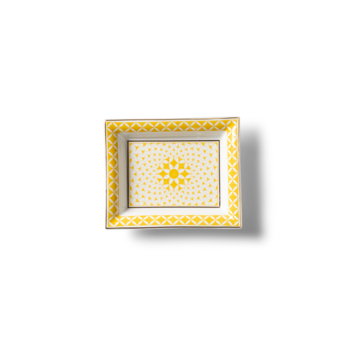 Lohr Astor Waldorf Star Tray in yellow and white, top view
