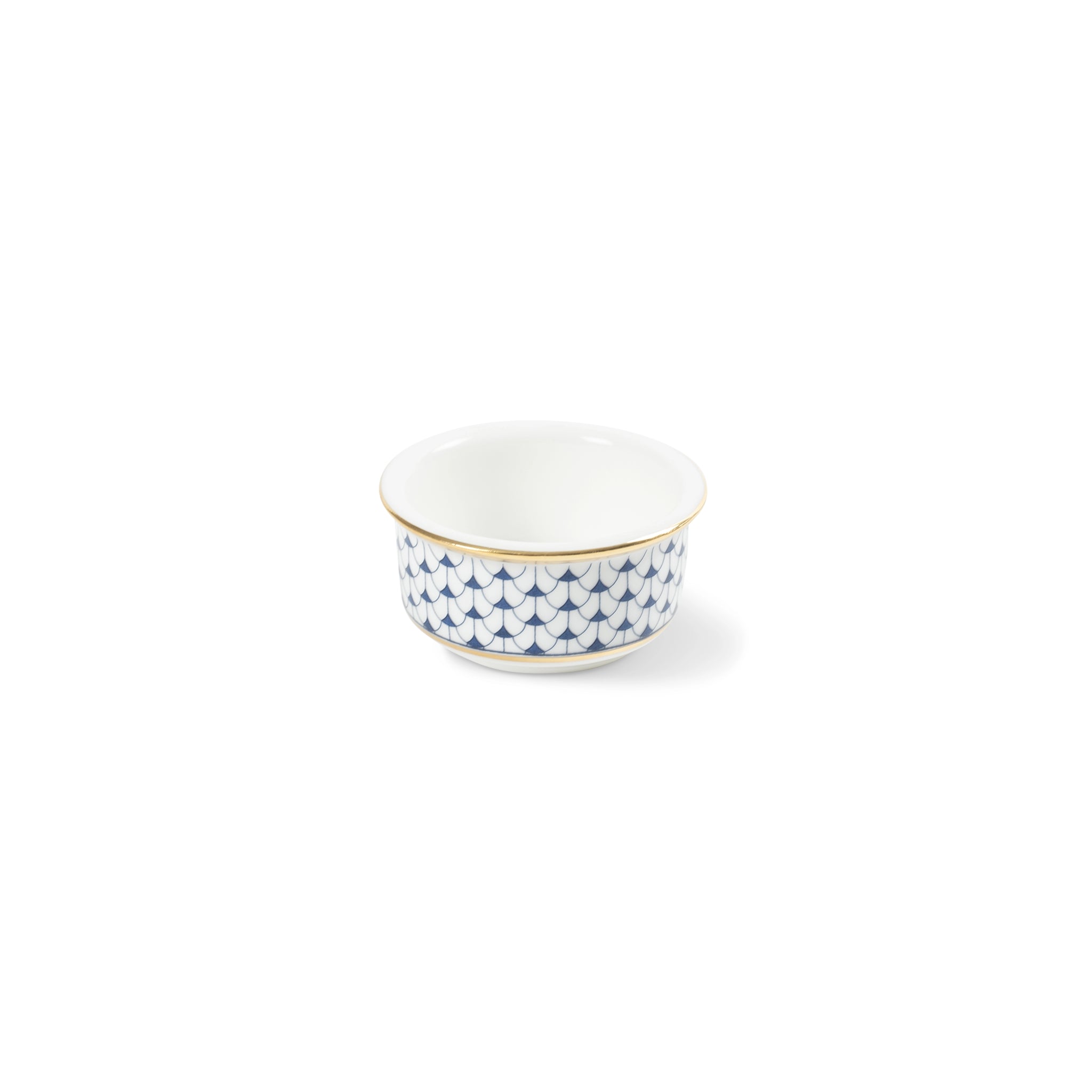 Lohr Astor Allegra scallop salt and pepper spice pot, 3-inch ceramic condiment container, elegant kitchen accessory.