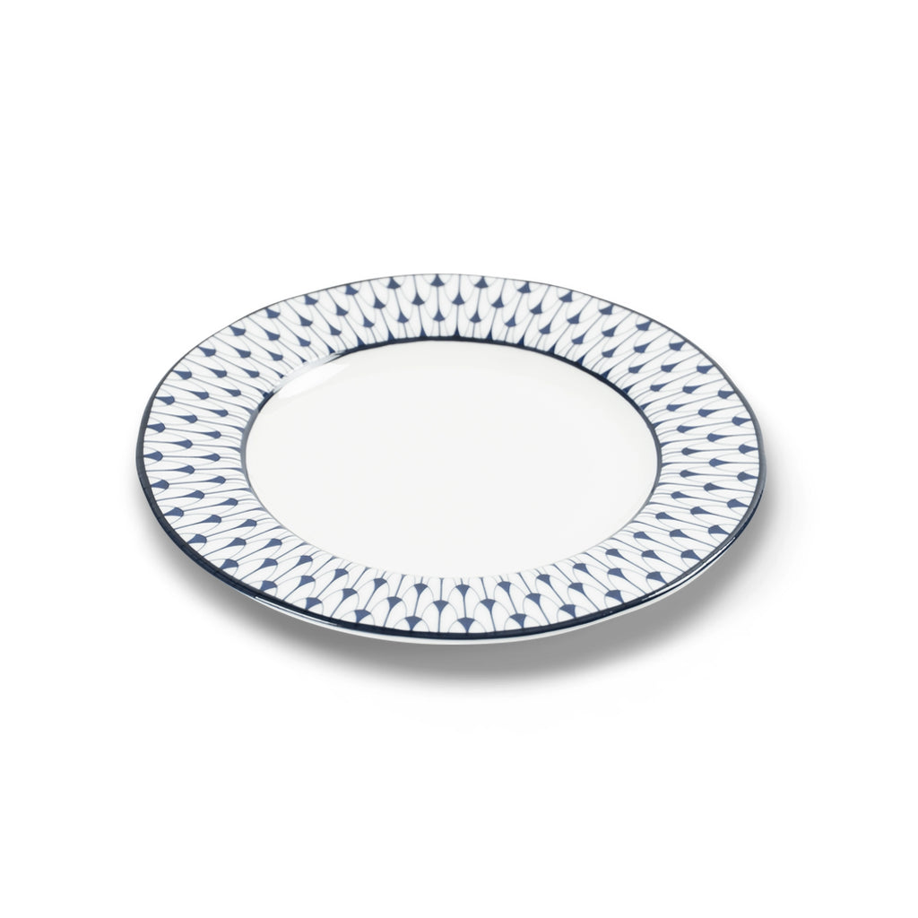 Lohr Astor Allegra scallop rimmed 8-inch starter plate with elegant wavy edges, perfect for serving appetizers or small dishes.