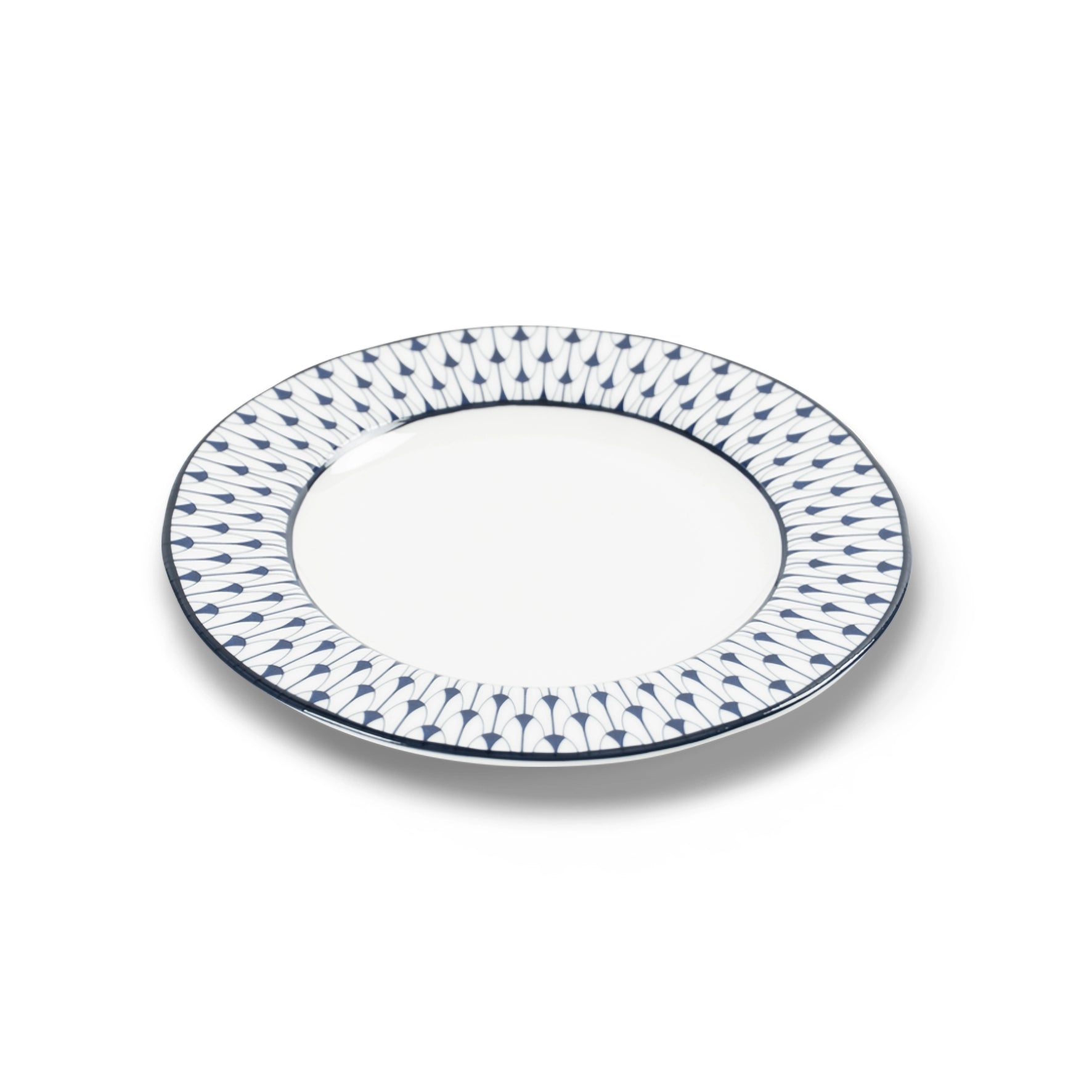 Lohr Astor Allegra scallop rimmed 8-inch starter plate with elegant wavy edges, perfect for serving appetizers or small dishes.