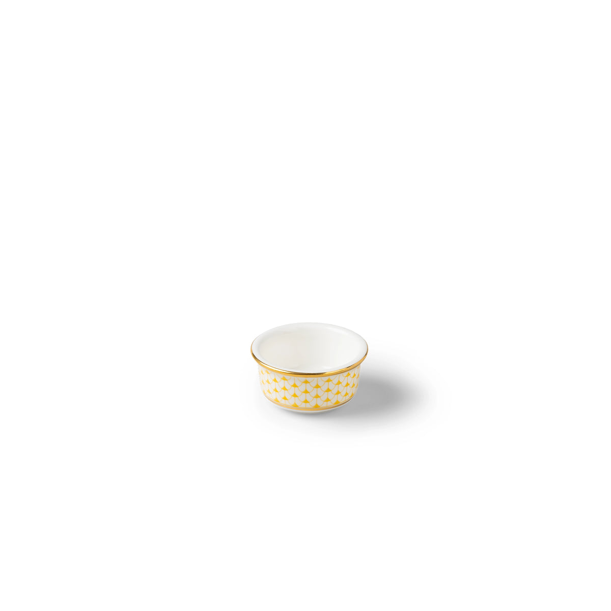 Lohr Astor Allegra Scallop Spice Pot in yellow and white, angled view