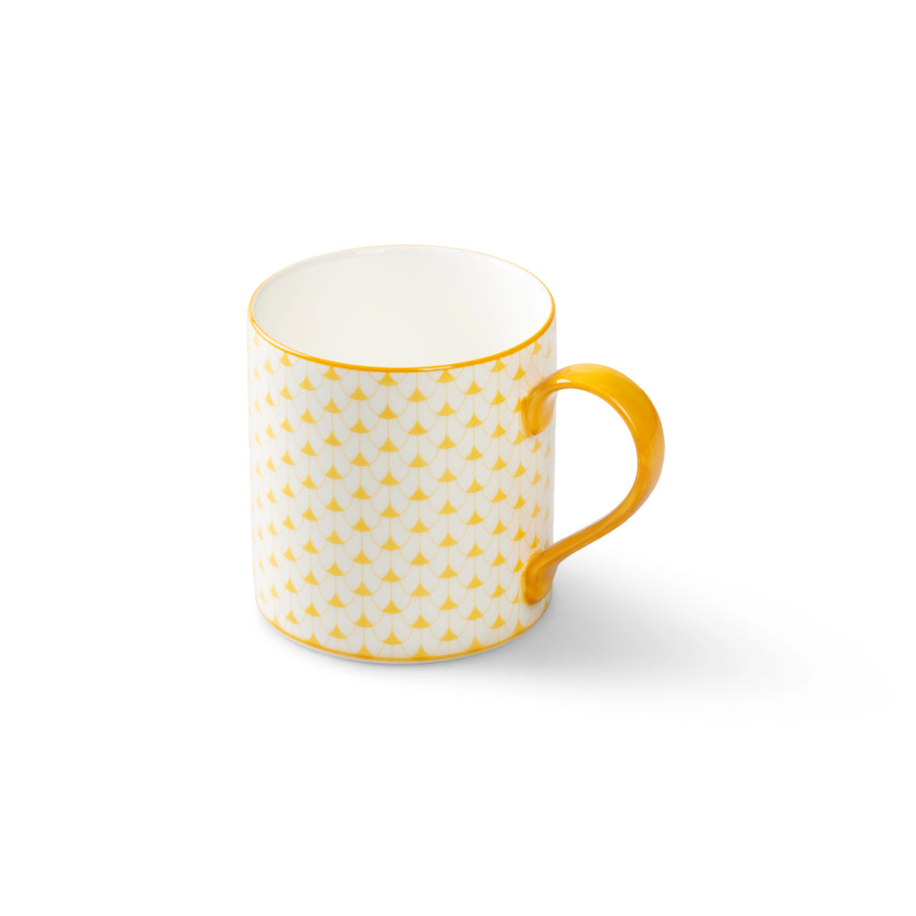 Lohr Astor Allegra Scallop Mug in yellow and white, angled view