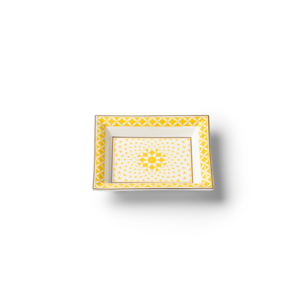 Lohr Astor Waldorf Star Tray in yellow and white, angled view