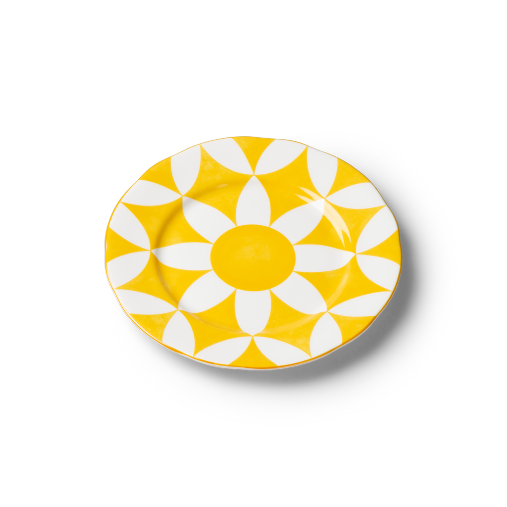 Lohr Astor Waldorf Star Full Face Dessert Plate in yellow and white, angled view